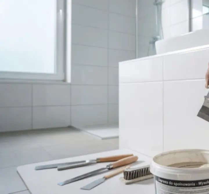 Naprawa płytek w łazience