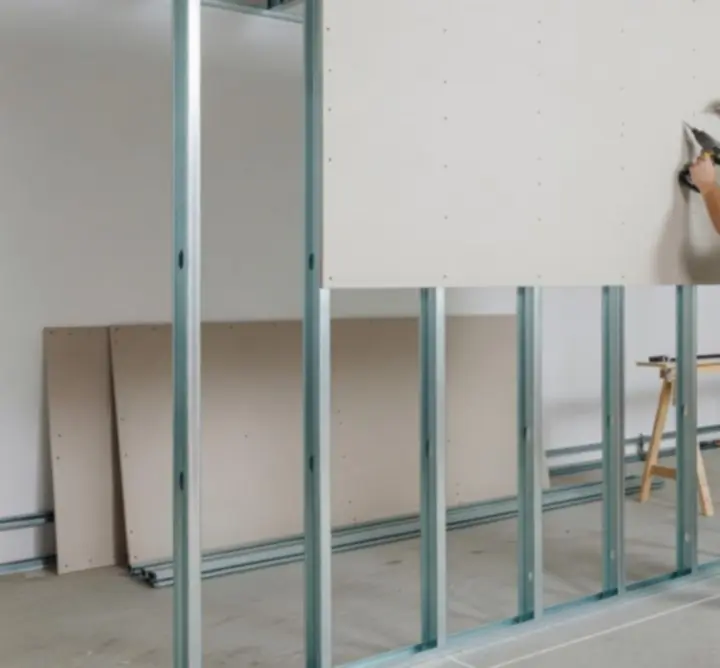 Montaż zabudowy z płyt gipsowo-kartonowych